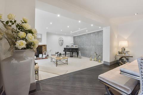 5 bedroom detached house for sale, Maidstone Road, Gillingham ME8