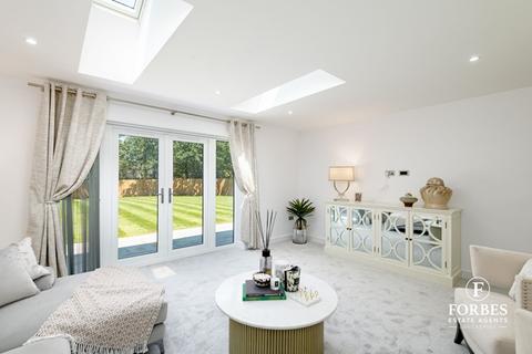 3 bedroom bungalow for sale, Huntley Close, Samlesbury PR5