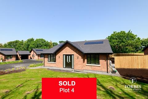 3 bedroom bungalow for sale, Huntley Close, Samlesbury PR5