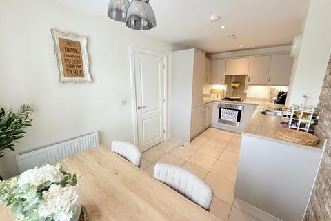 11 Lodding Salts Road, Gravesend, DA12 2FD