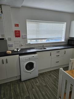 2 bedroom house to rent, Houldsworth Drive, Fegg Hayes, Stoke-On-Trent