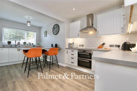 2 bedroom bungalow for sale, Chapel Field, Bramford, Ipswich, Suffolk, IP8