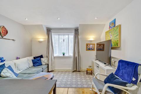 1 bedroom flat for sale, Lulworth Crescent, Mitcham CR4