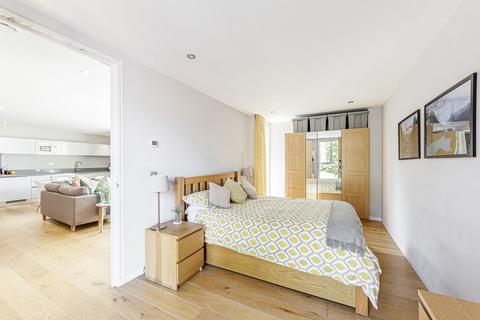 2 bedroom flat for sale, Wastdale Road, London SE23