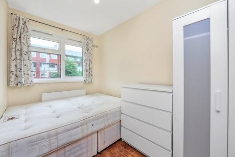 4 bedroom ground floor maisonette to rent, Lorrimore Road, Kennington, London SE17
