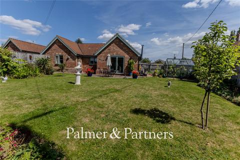 3 bedroom bungalow for sale, Thurtells Close, Yoxford, Saxmundham, Suffolk, IP17
