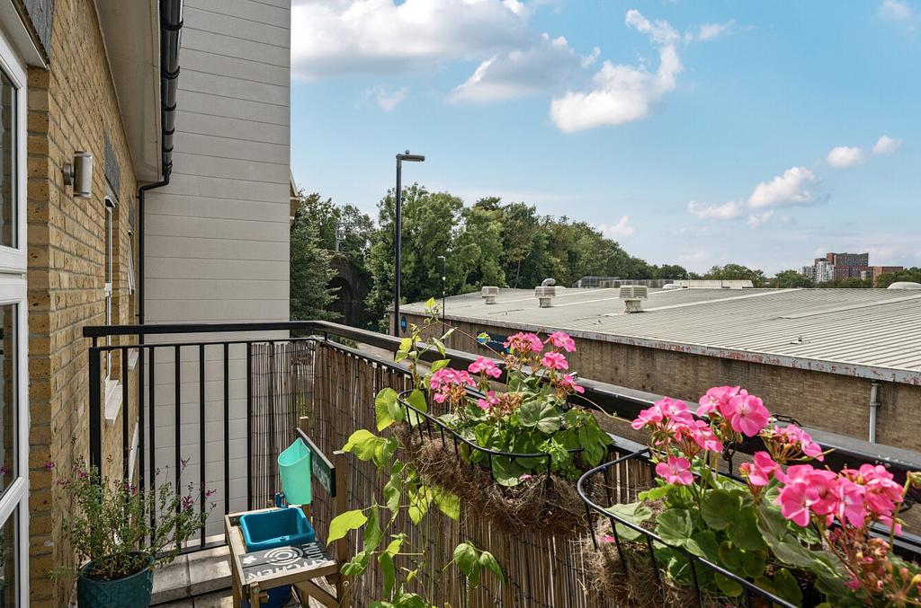 1335403-8-6894ae2...