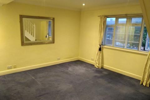 Avington Court, Old Kent Road, London, SE1