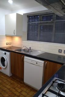 2 bedroom flat for sale, Avington Court, Old Kent Road, London, SE1