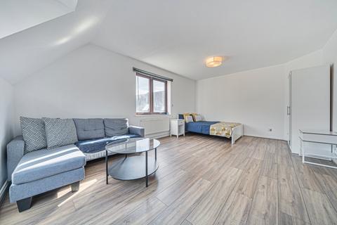 1 bedroom flat for sale, Capstan Way, London, SE16