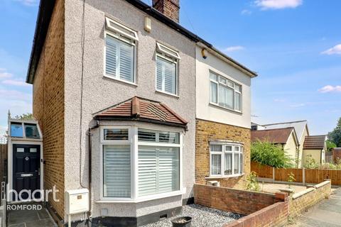 4 Willow Street, Romford, RM7 7LJ