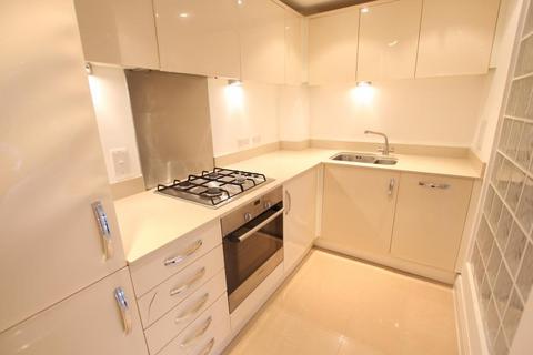 1 bedroom apartment to rent, Tetten Hall, Woking GU22