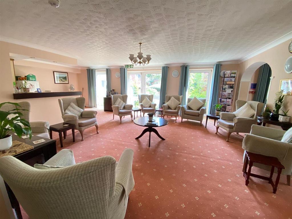 Residents Lounge.jpg