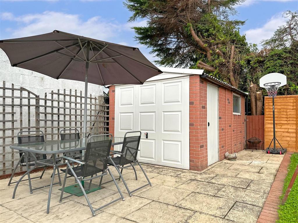 Detached Garage &amp; Patio 417