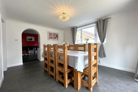 3 bedroom semi-detached bungalow for sale, Christopher Crescent, New Balderton, Newark