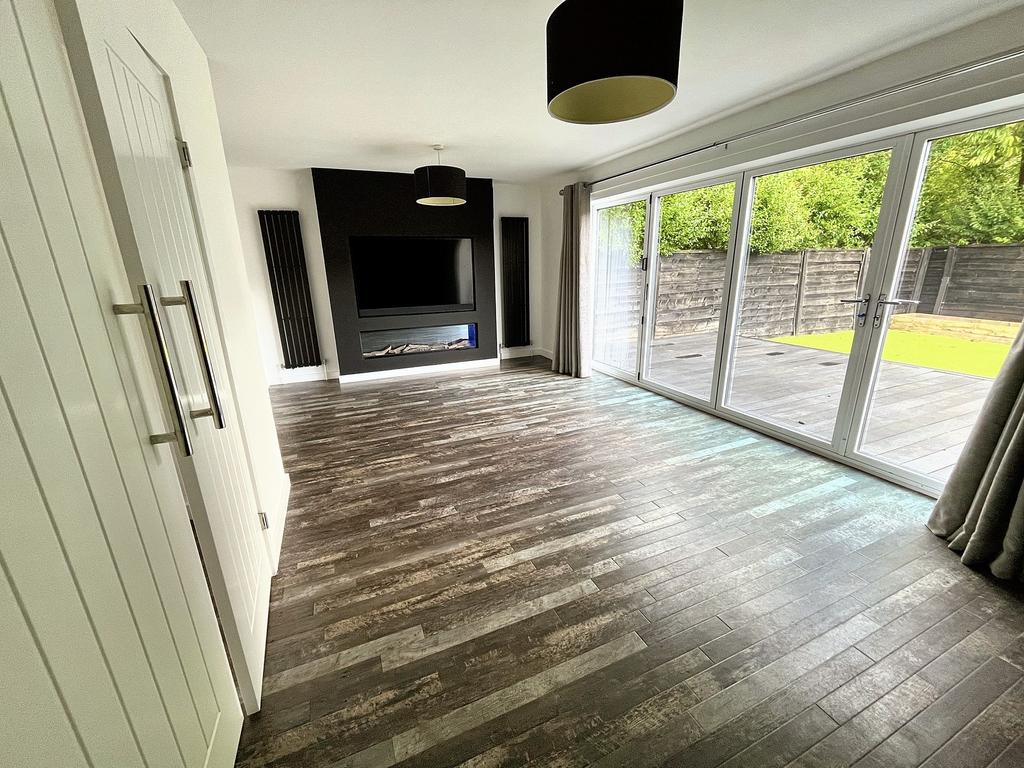 Lounge-Dining Room