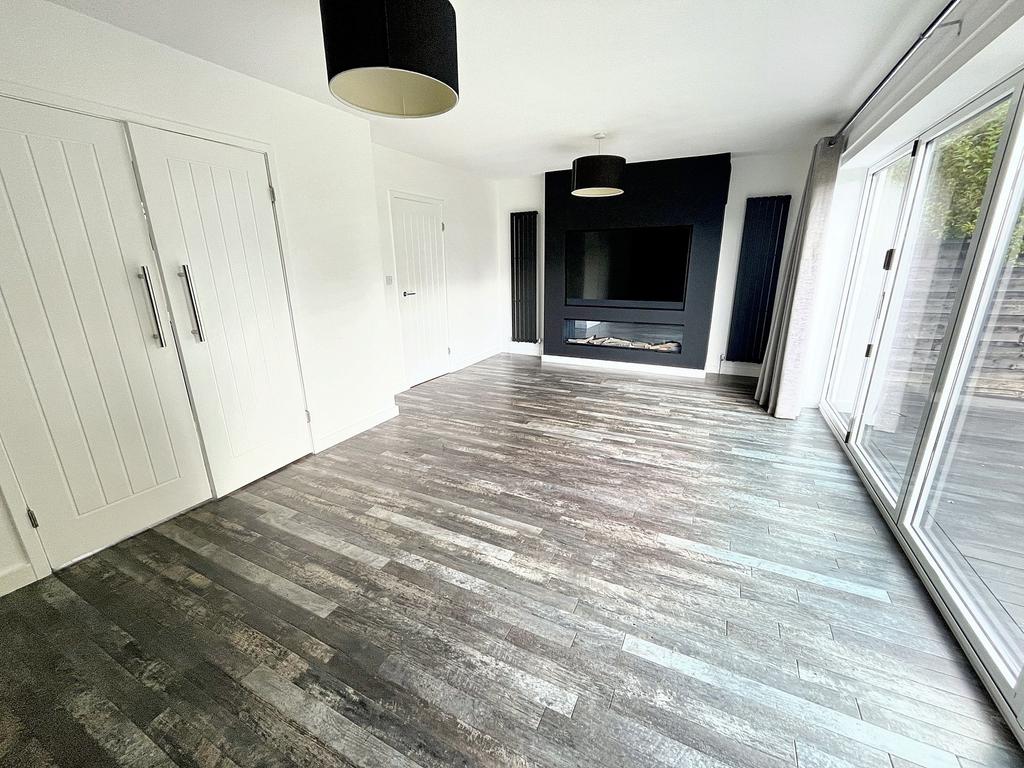 Lounge-Dining Room