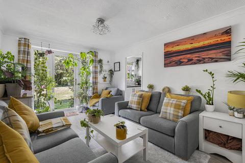 15 Stirling Close, London, SW16 5HH