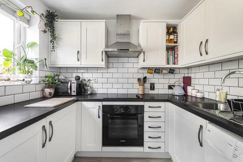 15 Stirling Close, London, SW16 5HH