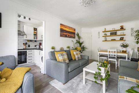 15 Stirling Close, London, SW16 5HH