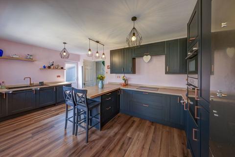 3 bedroom semi-detached house for sale, Green View, Lymm WA13
