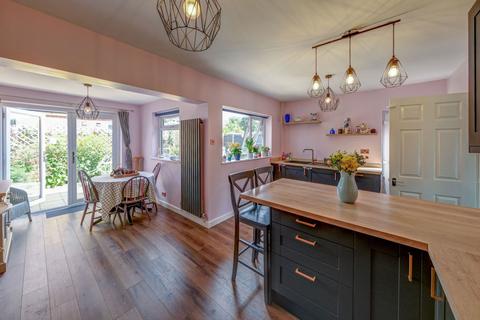 3 bedroom semi-detached house for sale, Green View, Lymm WA13