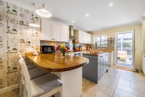 5 Southlea, Cliddesden, Basingstoke, RG25 2JN