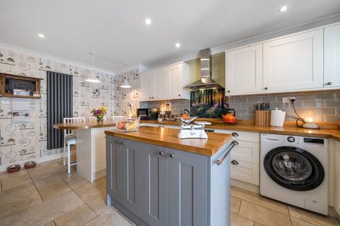 5 Southlea, Cliddesden, Basingstoke, RG25 2JN