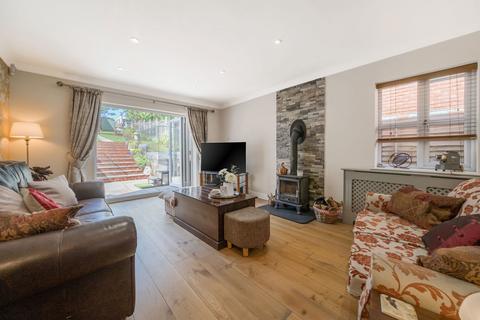 5 Southlea, Cliddesden, Basingstoke, RG25 2JN