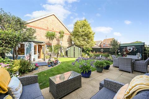4 bedroom detached house for sale, Wight Way, Selsey, Chichester