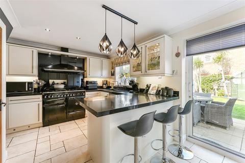 4 bedroom detached house for sale, Wight Way, Selsey, Chichester