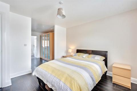 3 bedroom townhouse for sale, Shaw Gardens, Gedling, Nottingham
