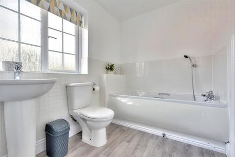 3 bedroom townhouse for sale, Shaw Gardens, Gedling, Nottingham