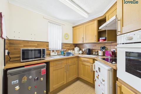 2 bedroom flat for sale, Cabourne Avenue, Lincoln, LN2