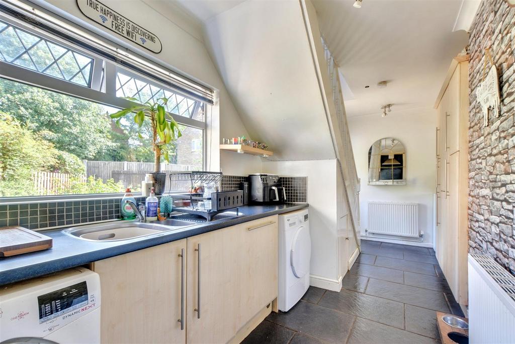Kitchen 3.jpeg