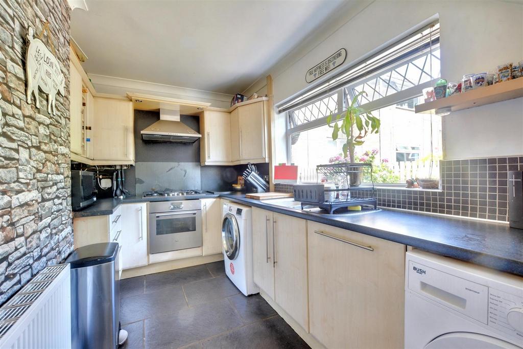 Kitchen 1.jpeg