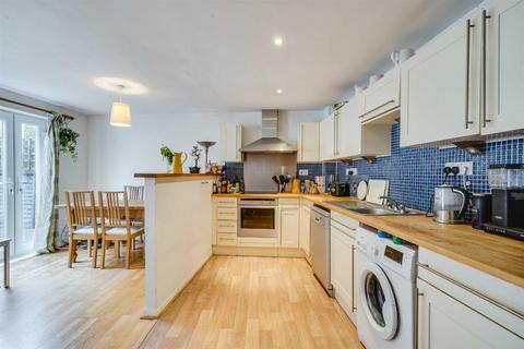 2 bedroom flat for sale, Gilden Crescent, Chalk Farm, NW5