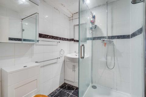 2 bedroom flat for sale, Gilden Crescent, Chalk Farm, NW5