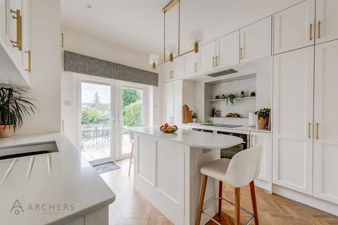 11 Chorley Drive, Sheffield, S10 3RQ