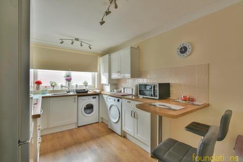 2 bedroom flat for sale, Brassey Road, Bexhill-on-Sea, TN40