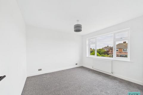 3 bedroom semi-detached house to rent, Reighton Drive, York