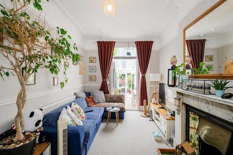 1 bedroom flat for sale, Park Road, Aldersbrook