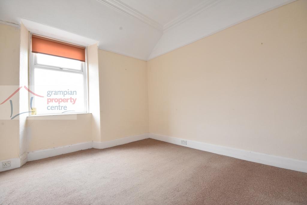 Bedroom 1b.JPG