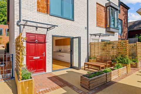 undefined, The Grove, Coulsdon, CR5
