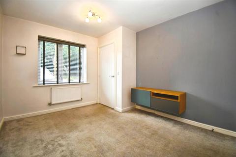 2 bedroom semi-detached house for sale, Middlesex Road, Hull