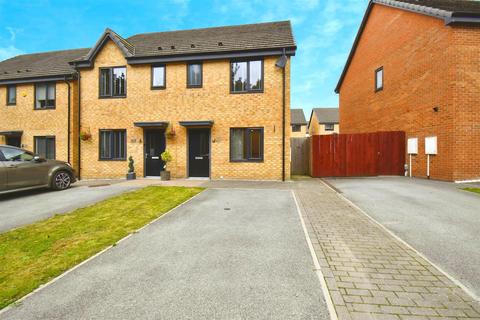 2 bedroom semi-detached house for sale, Middlesex Road, Hull