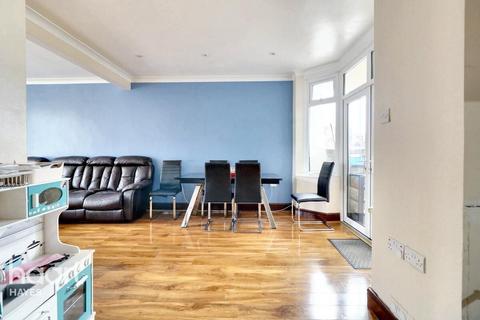 7 bedroom semi-detached house for sale, Nield Road, Hayes