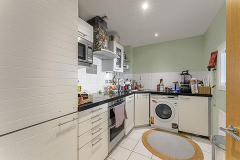 1 bedroom apartment for sale, Wards Wharf Approach, London, E16