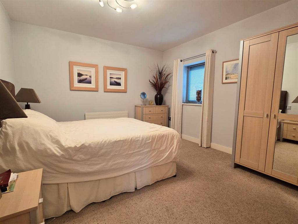 Principal bedroom suite