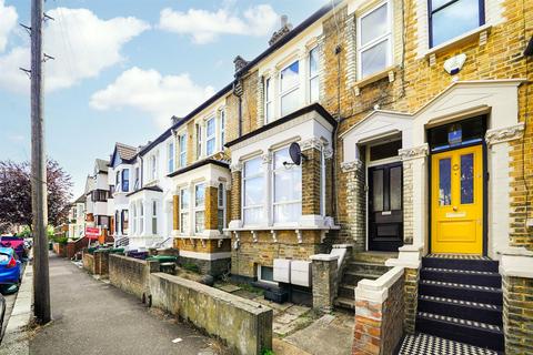 1 bedroom flat to rent, Folkestone Road, Walthamstow, E17